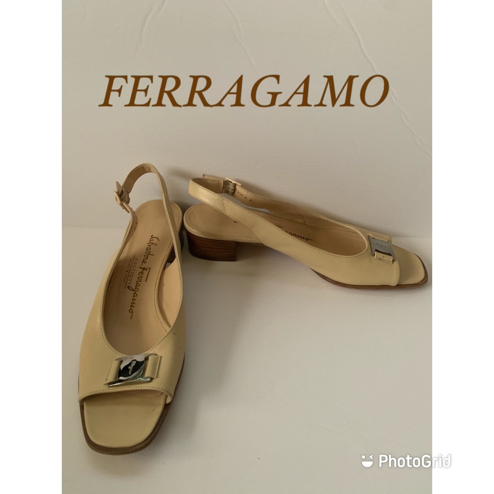 Fabulous SALVATORE FERRAGAMO Ivory Peep Toe Slingback Flats Shoes sz. 6.5 AAAA